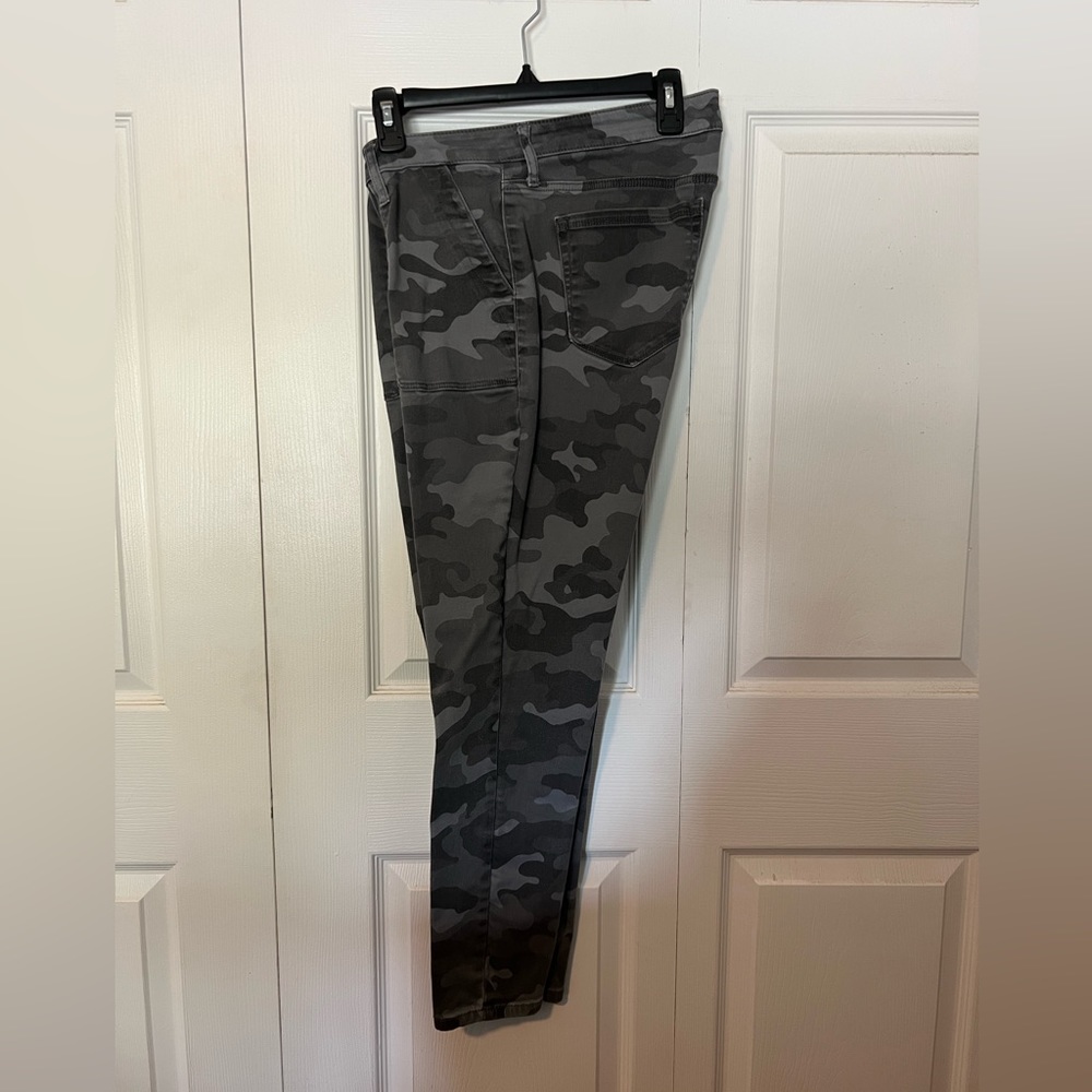 Seven7 jeans, skinny, size 10, very good used condition